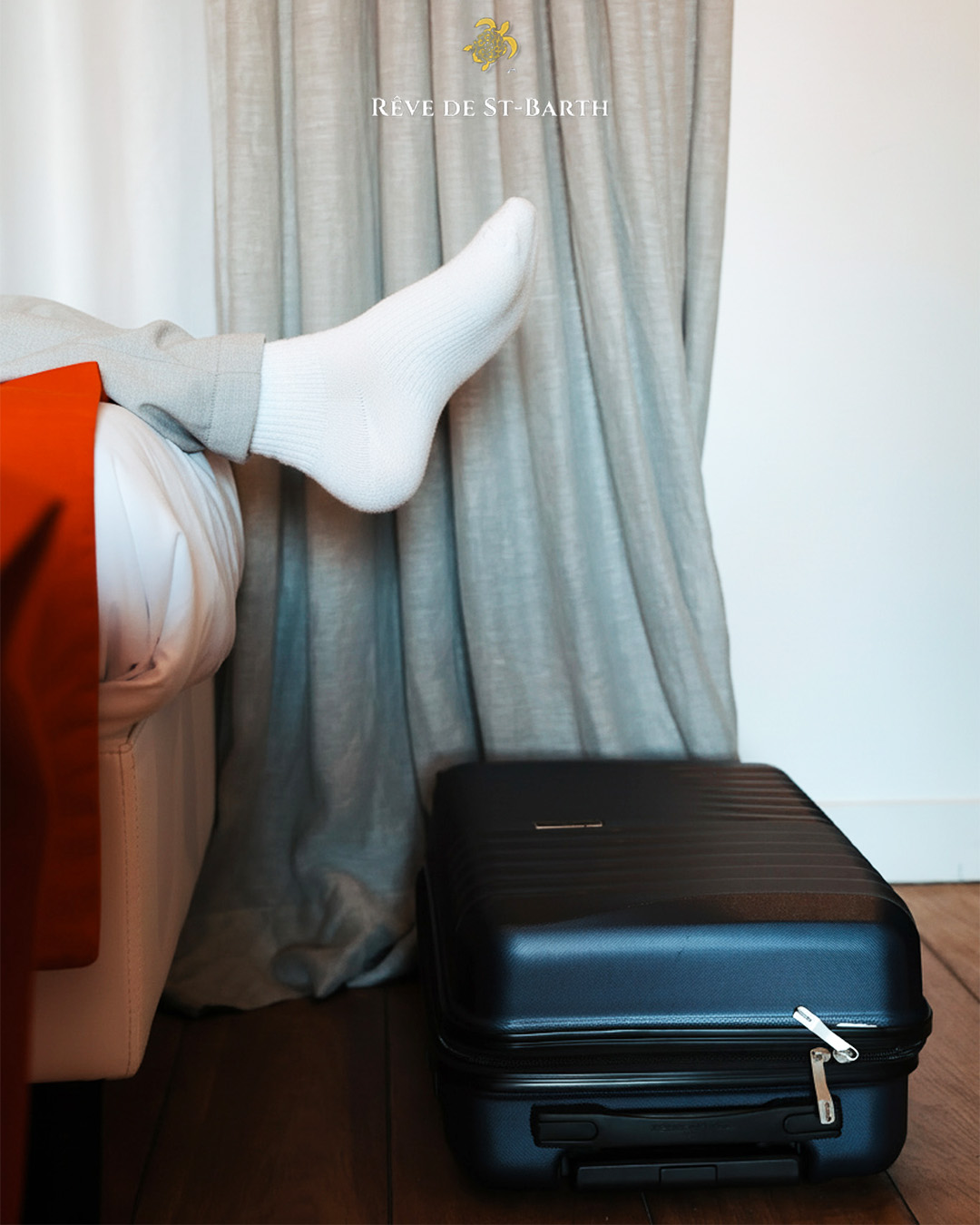 🇫🇷 Les valises sont prêtes… ou presque. Le plus dur ? Quitter ce petit coin de paradis.
—————
🇬🇧 Suitcase packed… almost. The hardest part? Leaving this little slice of paradise.
#Stbarth #Vacances #Vacaciones #Island #Suitcase