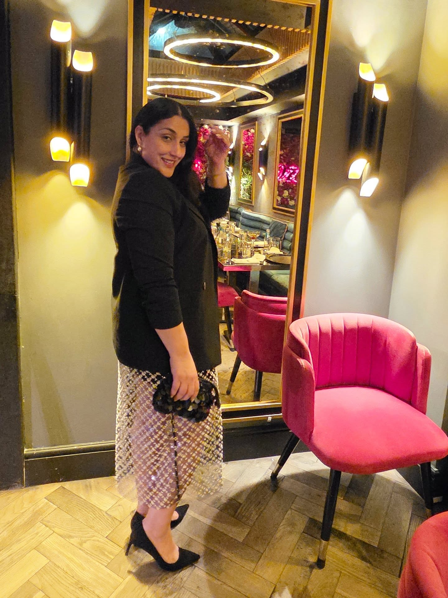 Ending January on a high. Celebrating my birthday for the 3rd time with my favourite ladies who love to get their glam on 😆 💃🏽
Swipe left
#birthdaynightout #personalstylistessex