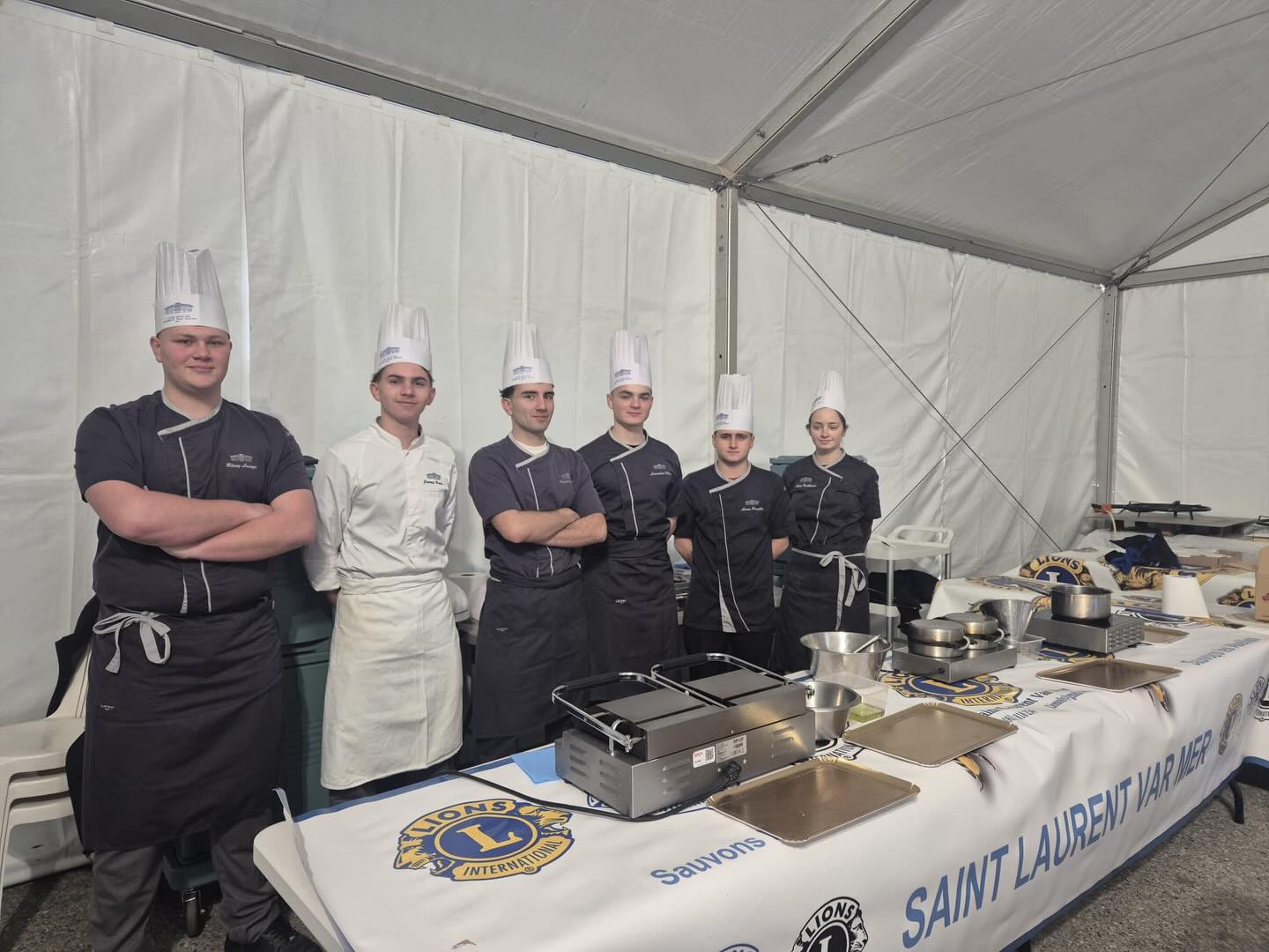 La CS Traiteur et 2 élèves de sthr3 de l’école hôtelière de Nice ont participé au Salon de la truffe à St Laurent du Var, avec une très belle prestation pour plus de 400 convives.
@remy.lesage.77