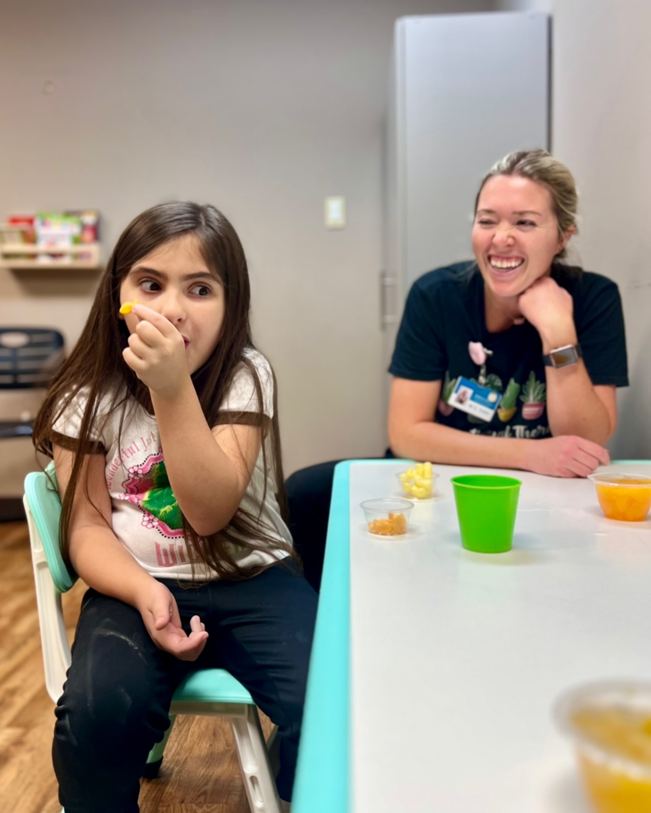 This sweet friend always has Mrs. Mallory giggling during OT! ? They’ve worked together to introduce new foods and new textures through feeding therapy, which can actually be a lot of fun! (In fact, you might remember this friend from a sensory-based video series we did back in October?) ?️ ?#occupationaltherapy #feedingtherapy #hoggtherapypediatrics
