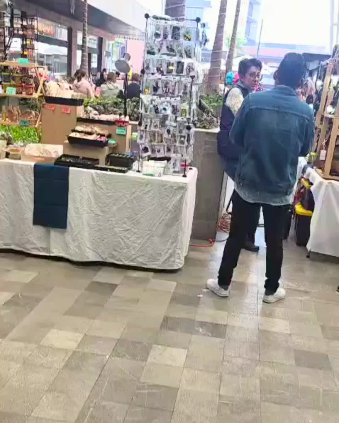 ✨🎶 Así se vivió el Cinco Sentidos Fest 🎶✨
Música en vivo 🎤, actividades para niñas y niños 👧🧒 y emprendimientos locales 🛍️ llenaron de energía Urban Center Guadalajara.
Gracias a todos los que nos acompañaron y fueron parte de este fin de semana lleno de experiencias y buenos momentos 💚🙌
📍 Urban Center Guadalajara
Av. López Mateos Sur #7000, Fracc. Residencial La Rioja,
Col. Los Gavilanes, CP. 45645, Tlajomulco de Zúñiga.
#CincoSentidosFest #UrbanCenterGDL #UCGDL #EmprendedoresLocales #MúsicaEnVivo #PlanFamiliar #FinDeSemana #EventosGDL #ViveUrbanCenter 💫