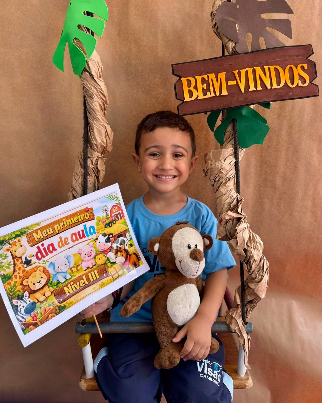 Eles cresceram… e o primeiro dia de aula chegou 📚✨
Que essa jornada seja leve, divertida e cheia de aprendizados! 💙
#voltaasaulas2026📚🚍✂️✏️📒 #matriculasabertas✔️ #colegiovisaocamboriu #colegio