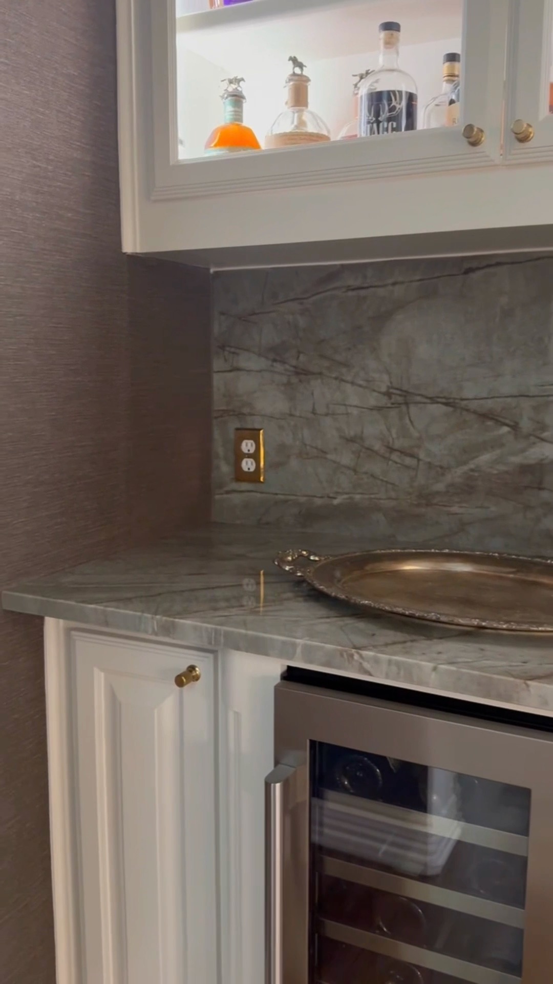 Elevate your home bar experience ✨
Our latest reveal features sleek marble countertops paired with crisp white cabinetry, timeless elegance meets functional design.
Are you ready to entertain in style?
#dfwhomeremodel #mansfieldtx #dfwconstruction #barreveal #mansfieldhomeremodel