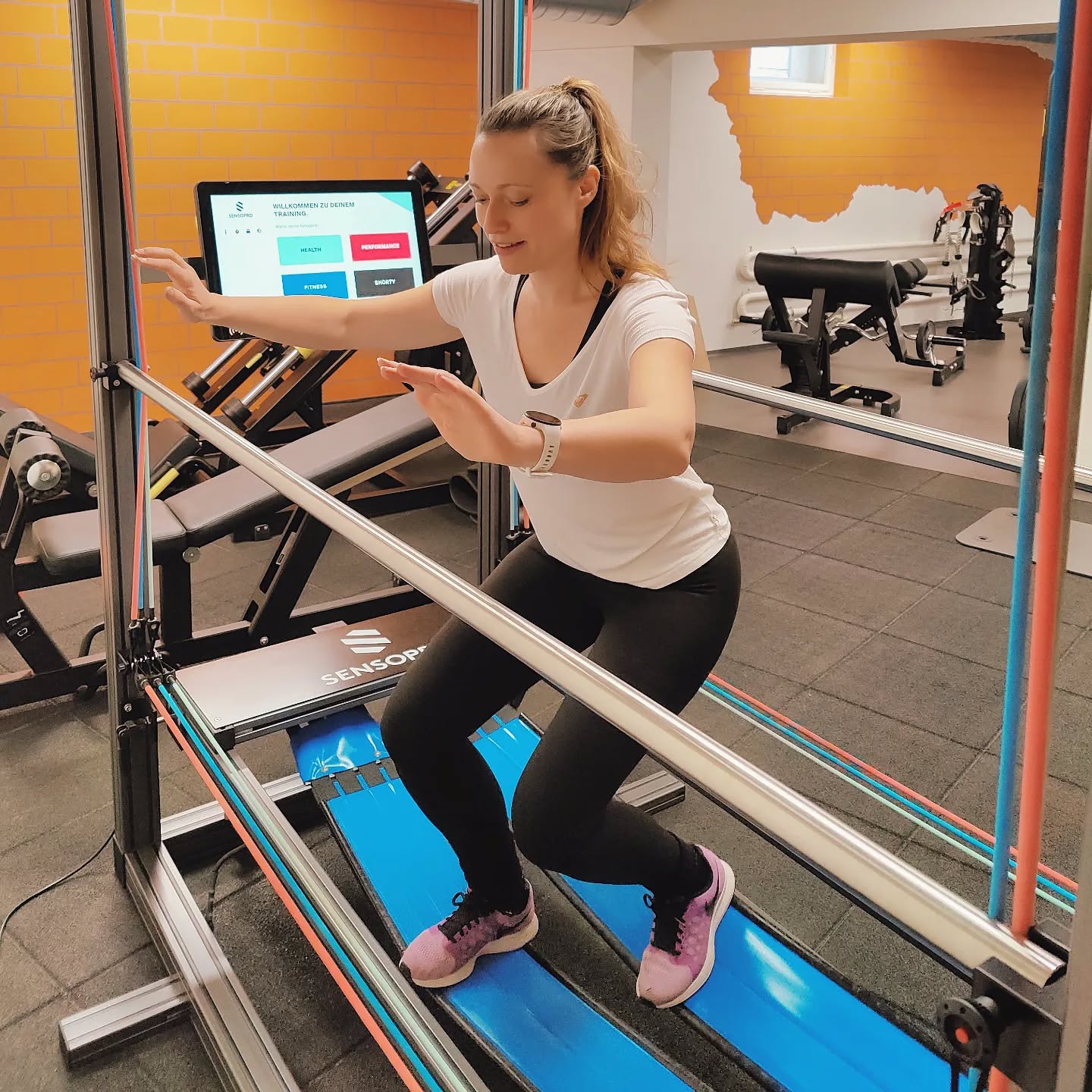 ?Freitags-Fit-Tipp: Willenskraft ist wie ein Muskel - je mehr du sie nutzt desto stärker wird sie!✨
#freitagsmotivation #fitfriday #fitnessdavos #gymdavos #sensopro #fitnessmotivation #willenskraft
