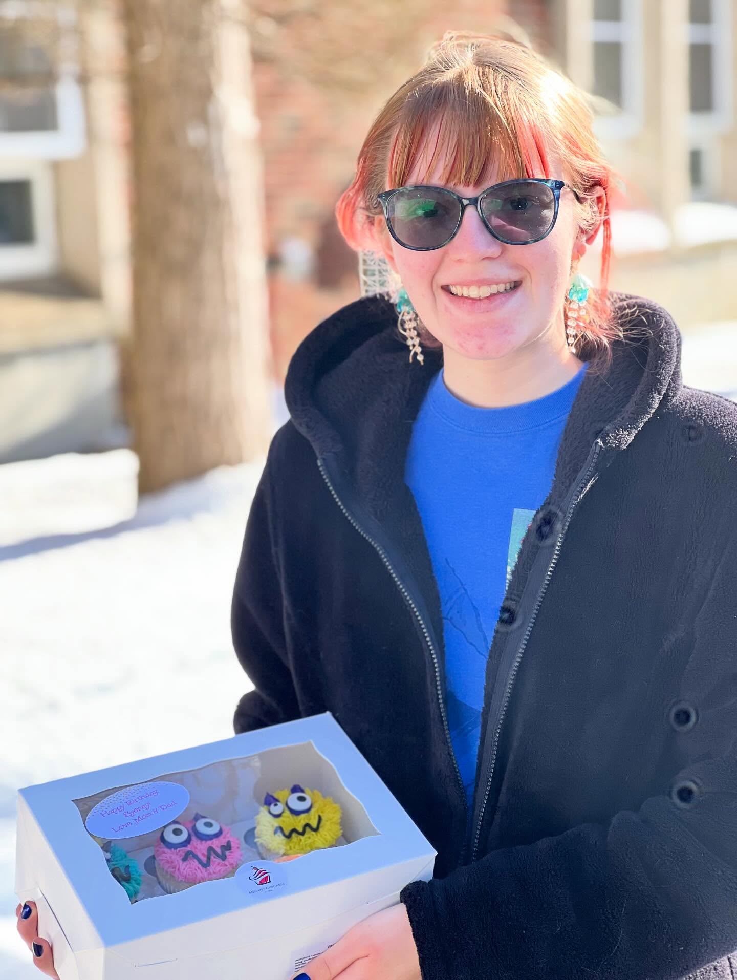 Living that vibrant & colorful life! Happy Birthday to this special young lady! #meganscupcakes614 #granvilleohio #denisonuniversity