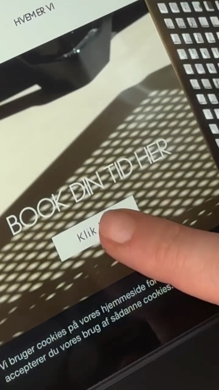 🔥 Sådan booker du din næste beautybehandling:
1: Gå på www.lajolie.dk.
2: Klik på BOOKING.
3: Klik på BOOK DIN TID HER.
4: Vælg din behandling.
5: Vælg din behandler.
6: Vælg din tid.
7: Tast dine oplysninger og bekræft din booking! 🫰
Spørgsmål? Tøv endelig ikke med at skrive til os! ❤️🔥
#lajoliedk #heledig