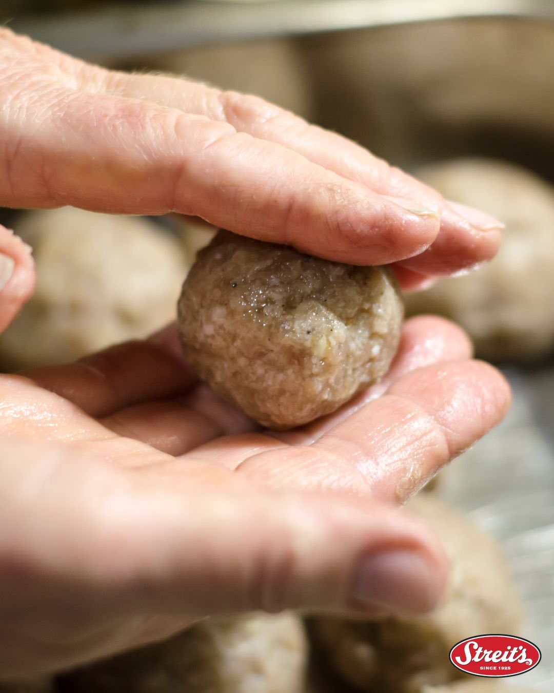 There is something therapeutic about rolling matzo balls by hand. ✨
But just because you’re Gluten-Free doesn’t mean you have to lose that yummy flavor (or the texture!).
The secret ingredient is always love. (And a really good mix).
Ready to get rolling? bit.ly/StreitsGFMatzoBallSoupMix