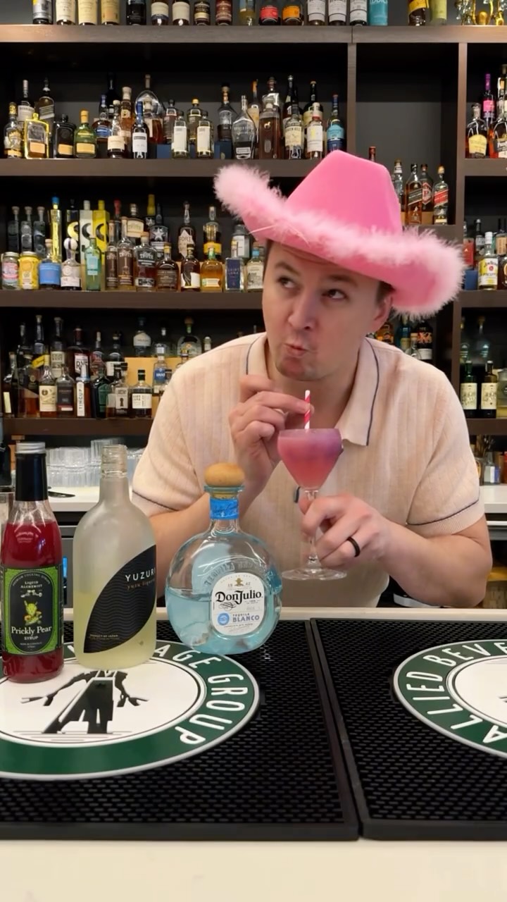 This @donjuliotequila martini is serving galentine’s ✨magic✨
#galentinesparty #martini #donjulio #cocktails ?