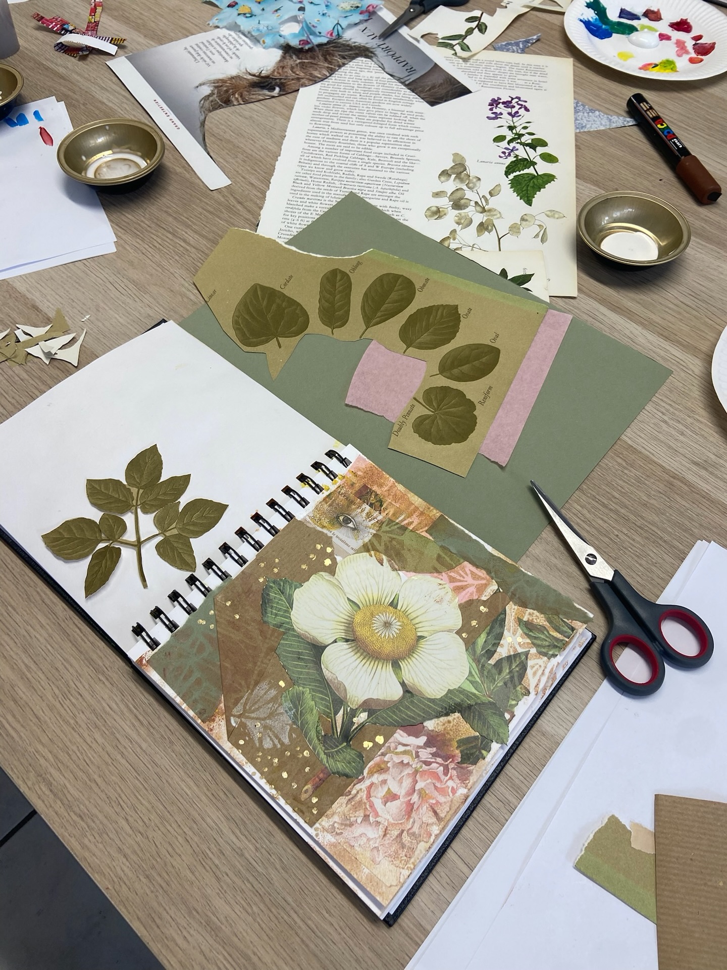 ✨ Retour sur un atelier inspirant à Montreux ! ✨
Dimanche dernier, nous avons eu le plaisir d’animer un formidable atelier à Montreux avec @stefpothier.art , dédié à la création d’un carnet de croquis d’artiste 🎨📒
Un moment riche en créativité, en exploration et en partage ! Les participants ont découvert différentes techniques, expérimenté de nouveaux outils et donné vie à des carnets uniques et personnels. Les résultats ? Inspirants, expressifs et pleins de sens ✨
Vous souhaitez vivre cette expérience créative ?
📅 Prochain atelier avec Stéphanie : 15 mars
🖊️ Les inscriptions sont ouvertes dès maintenant sur notre site web !
Rejoignez-nous pour une nouvelle parenthèse artistique 💛
#AtelierCréatif #CarnetDeCroquis #StéphaniePothier #Montreux #ArtJournal Inspiration WorkshopArt