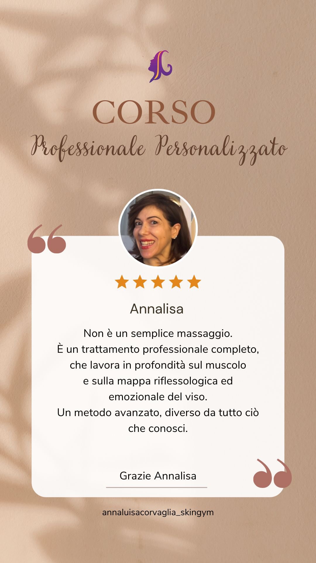 ⭐️ 𝐓𝐄𝐒𝐓𝐈𝐌𝐎𝐍𝐈𝐀𝐍𝐙𝐀 𝐂𝐎𝐑𝐒𝐎 𝐏𝐄𝐑𝐒𝐎𝐍𝐀𝐋𝐈𝐙𝐙𝐀𝐓𝐎 𝐏𝐑𝐎𝐅𝐄𝐒𝐒𝐈𝐎𝐍𝐀𝐋𝐄 ⭐️
Annalisa, estetista da oltre 20 anni, racconta la sua esperienza all’interno dell’Accademia.
💆🏻♀️Sottolinea la 𝐝𝐨𝐥𝐜𝐞𝐳𝐳𝐚, ma soprattutto la 𝐠𝐫𝐚𝐧𝐝𝐞 𝐩𝐫𝐨𝐟𝐞𝐬𝐬𝐢𝐨𝐧𝐚𝐥𝐢𝐭𝐚̀ del metodo, che definisce completo e profondo.
Un approccio che lavora sul viso come 𝐦𝐚𝐩𝐩𝐚 𝐫𝐢𝐟𝐥𝐞𝐬𝐬𝐨𝐥𝐨𝐠𝐢𝐜𝐚, dove le emozioni si cristallizzano e possono finalmente essere riconosciute e trattate.
Non un semplice massaggio, ma un trattamento specifico, che agisce sul muscolo e si distingue nettamente dai massaggi tradizionali, portando risultati visibili e consapevoli.
👇🏻 Se anche tu sei una professionista e senti il bisogno di 𝐞𝐯𝐨𝐥𝐯𝐞𝐫𝐞, distinguerti e lavorare sul viso in modo 𝐬𝐞𝐫𝐢𝐨, 𝐬𝐭𝐫𝐮𝐭𝐭𝐮𝐫𝐚𝐭𝐨 𝐞 𝐫𝐞𝐚𝐥𝐦𝐞𝐧𝐭𝐞 𝐞𝐟𝐟𝐢𝐜𝐚𝐜𝐞, questo percorso è per te.
📩 💜 𝐒𝐜𝐫𝐢𝐯𝐢𝐦𝐢 per ricevere tutte le informazioni sul 𝐂𝐨𝐫𝐬𝐨 𝐏𝐫𝐨𝐟𝐞𝐬𝐬𝐢𝐨𝐧𝐚𝐥𝐞 e scoprire come l’Accademia sia il passo giusto per la tua crescita.
#formazioneprofessionale
#accademiaestetica
#riflessologiafacciale
#trattamentivisoavanzati