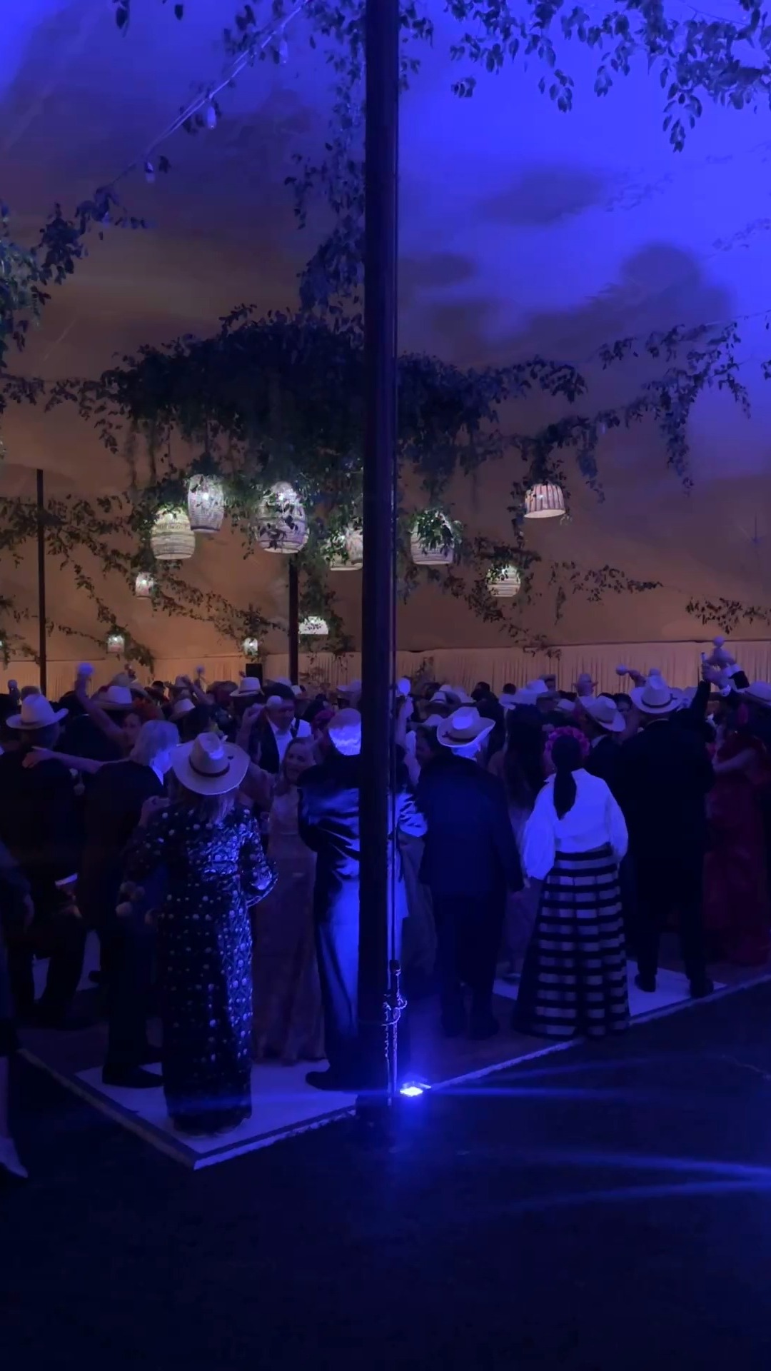 What does the party scene look like at a Green Valley Ranch wedding?
Lights down. Music up. Packed dance floor. Full send.
Huge credit to the incredible DJs, planners, and vendors who know exactly how to bring the energy and keep the vibe going all night long.
This is how we party in Montana. ?
#GreenValleyRanch #MontanaWedding #WeddingParty #DanceFloorEnergy