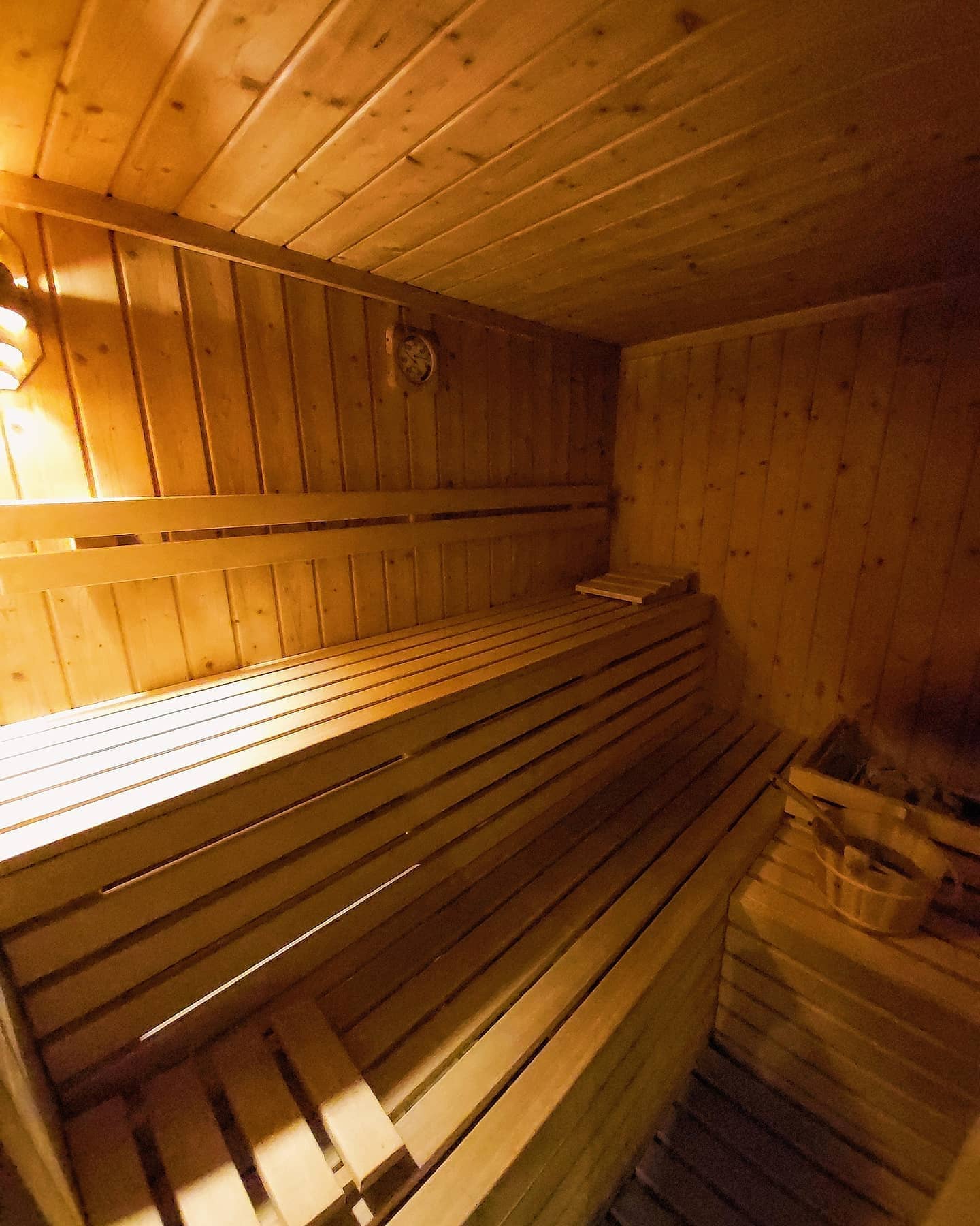 ?????????♀️???????????♀️???????? ??????????♂️
•Sauna calda e pronta per essere usata??♀️
ℹPrenota il nostro Centro Benessere ad uso esclusivo direttamente in Receptionℹ
.
.
.
.
.
.
.
.
.
.
.
.
.
.
.
#sauna #relax #centrobenessere #bagnoturco #bagnoturcoesauna #rilassamento #dolomites #hotelpetfriendly #hoteldolomiti #natura #dolomitibellunesi #dolomitiunesco #saunaebagnoturco #idromassaggio #vacanze #natura #romantic #caldo #vascaidromassaggio #wellness #relaxandwellness #followforfollowback #hotsauna #holiday #love #relaxing