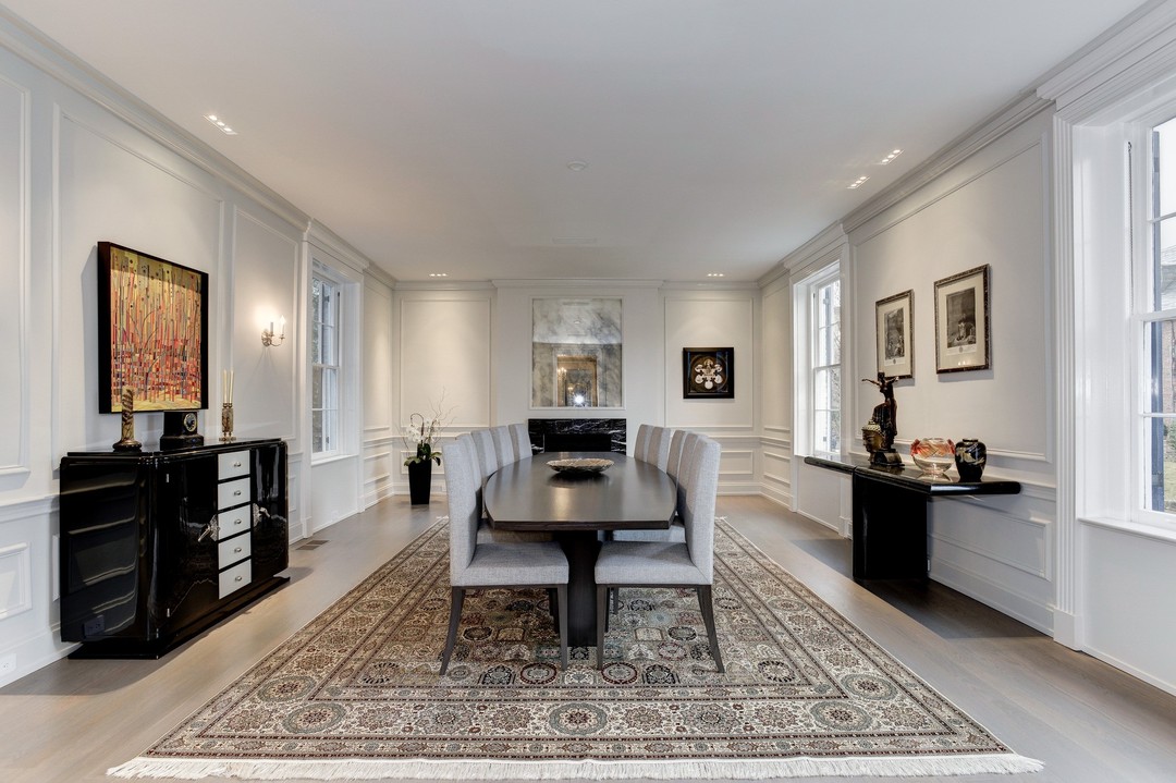 Is your dining room ready to host this holiday season? #custombuilder #bethesdamd #washingtondc #diningroom