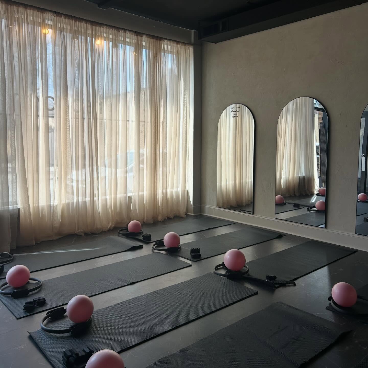 Saturday Eve ?
Full house tomorrow. Who’s ready??
Limited time offer: 1 reformer + 1 mat = $50
↳ Link in bio to purchase.
See you in the morning loves.
#pilates #matpilates #nervoussystemregulation