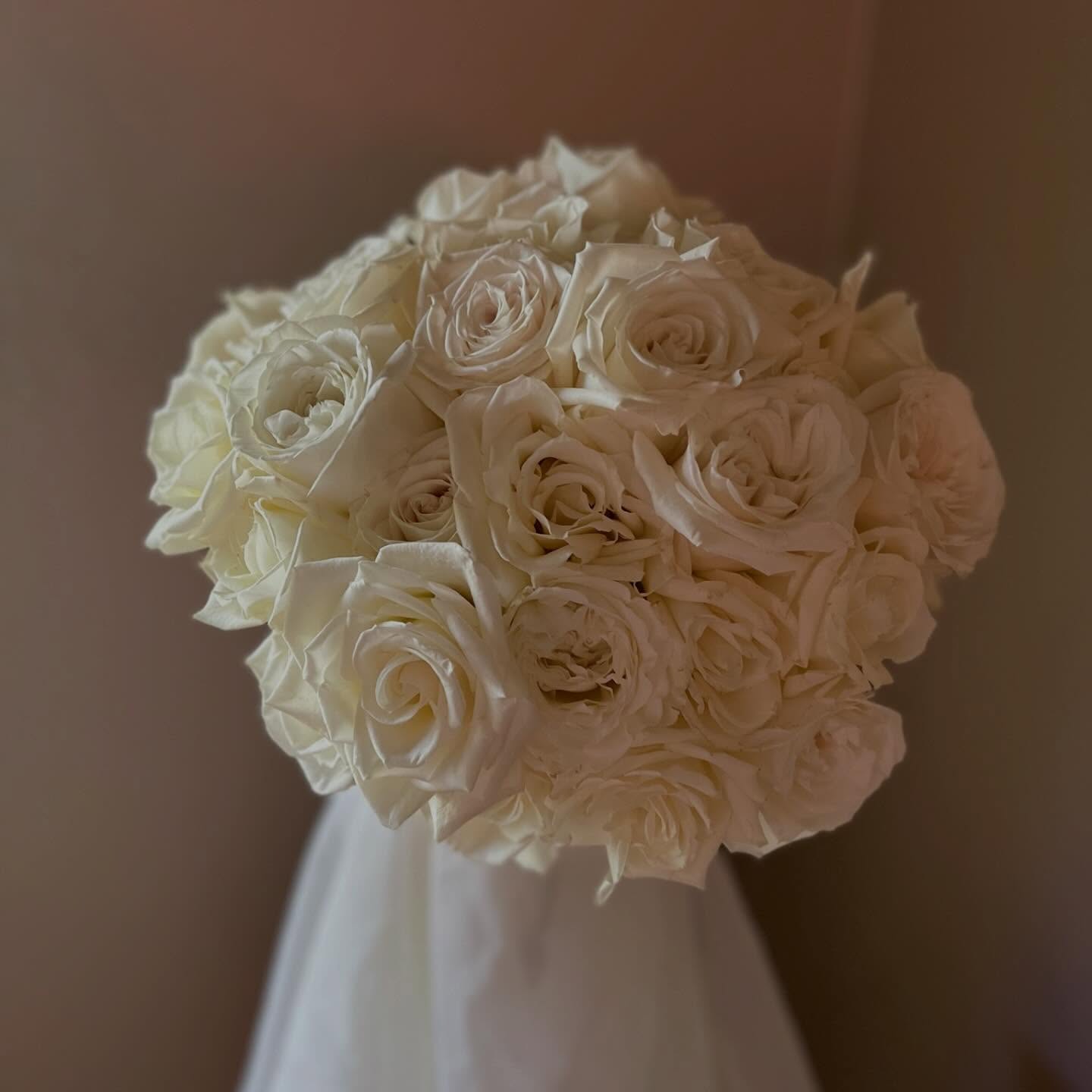 There’s something so special about a bridal bouquet. Each one is designed to reflect the bride, her style, and the feeling of the day. ?
#mayflowersflorist #bridalbouquetinspiration #brookfieldwisconsin #floristinbrookfieldwisconsin #weddingfloristinwisconsin