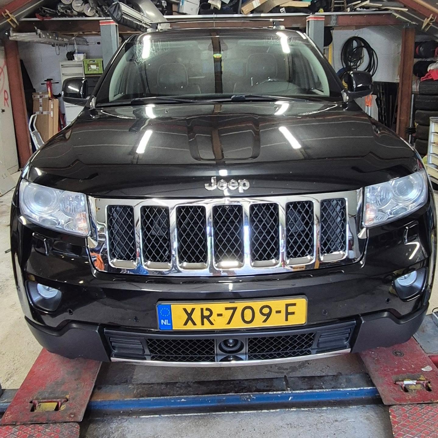 Next on the agenda, this Jeep Grand cherokee WK2 will get a custom made