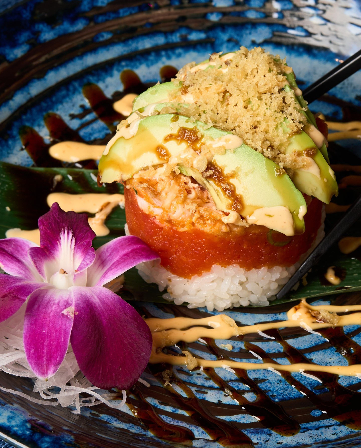 The ultimate sushi experience ? - Three layers of perfectly seasoned sushi rice, topped with spicy tuna, king crab, masago, creamy avocado, tempura fluke, eel sauce, and a drizzle of spicy mayo.
? Happy Hour | 4pm - 6pm