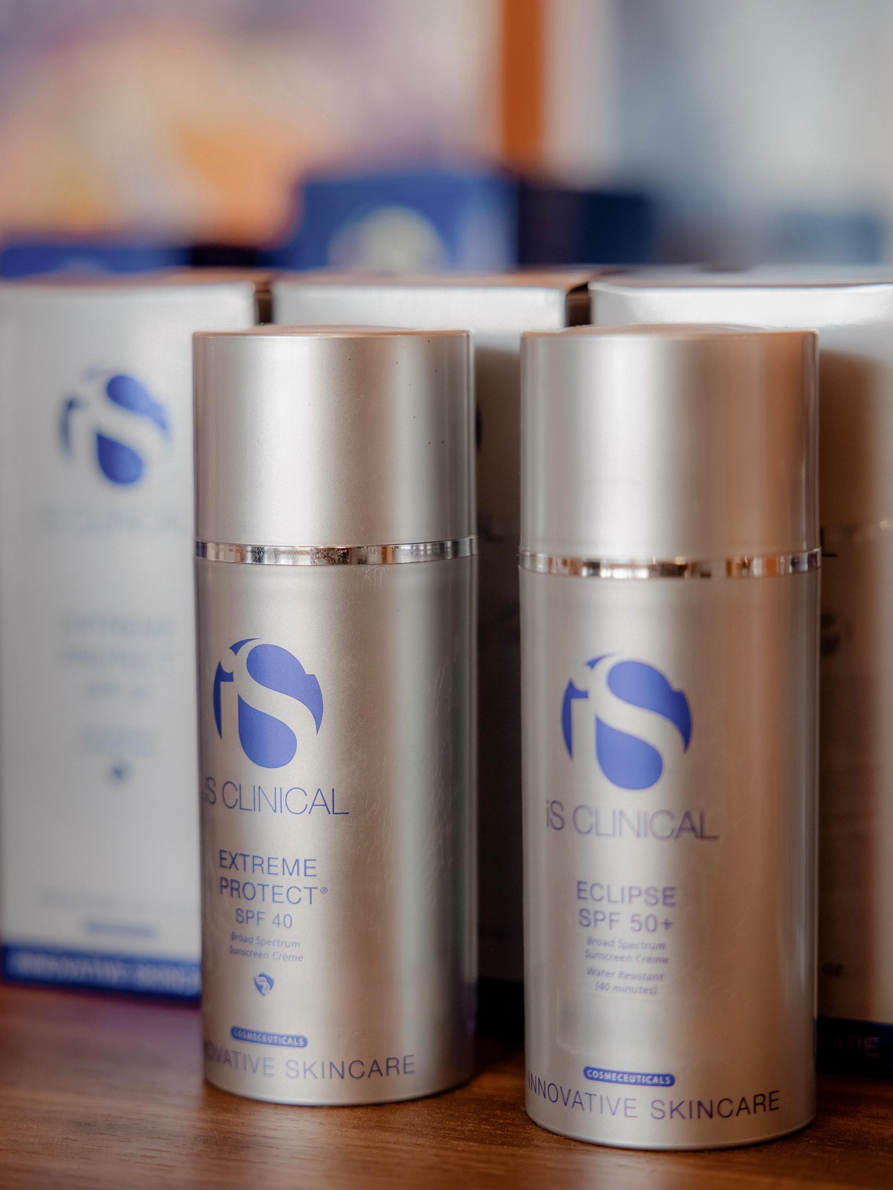 Summer incoming ?
It’s important to always protect yourself from UV rays, even in the winter. But with ☀️ weather just around the corner, it’s even more important. Keep your skin healthy with this sunscreen from @isclinical_netherlands ??
DM us for more info or to order yours!
#isclinical #sunscreen #huidbescherming #uvstraling