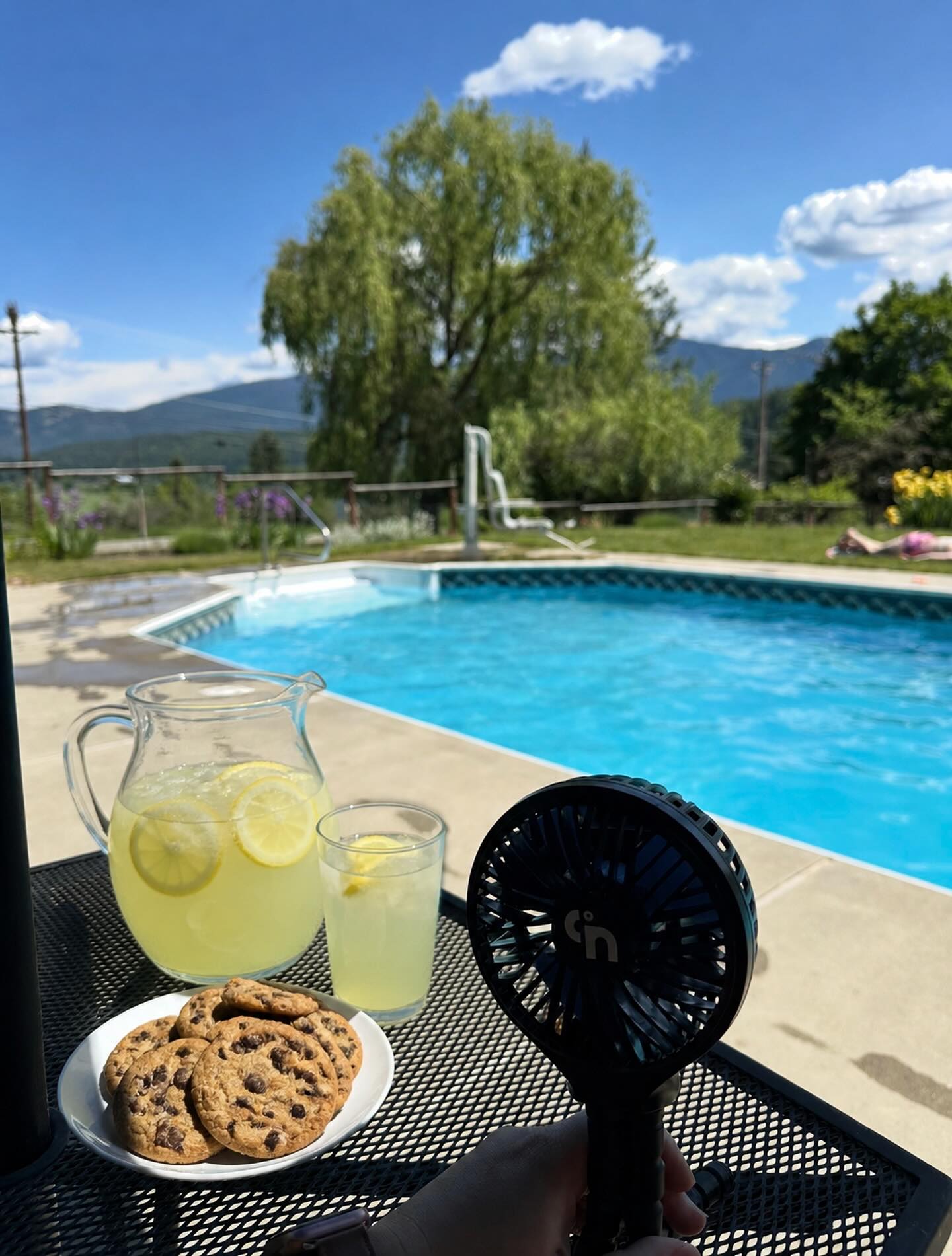 Lemonade in hand ?
Warm campfire cookies ?
Sun on your skin ☀️
This is what summer at Northside feels like. Pool and summer vibes coming soon….