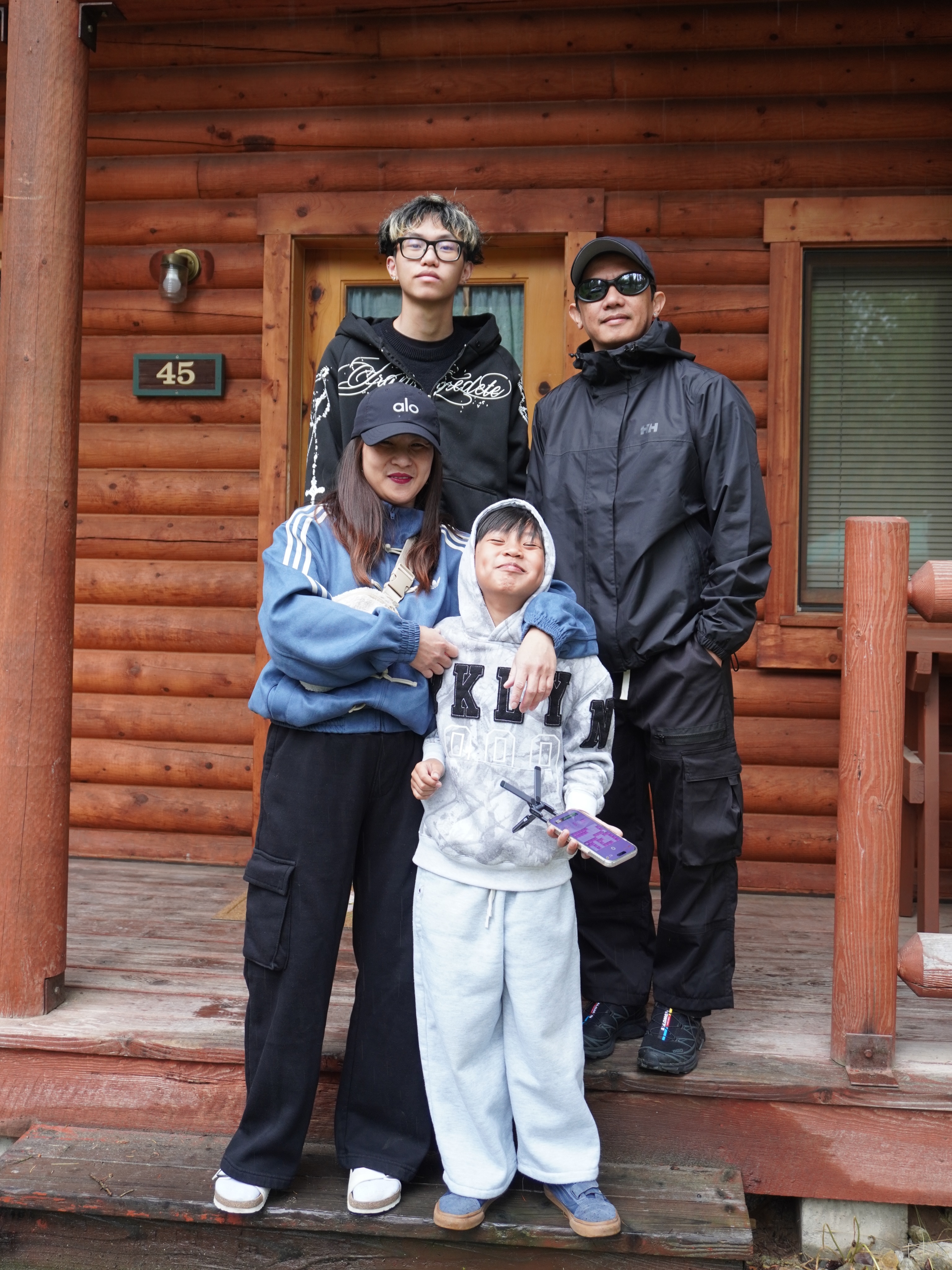 Family visits are some of the sweetest stays ?
We loved welcoming the family of one of our team members all the way from Canada and being part of their Montana memories! Thank you for staying with us and sharing your adventure in the Flathead Valley ?️✨
?Columbia Falls, Montana
Book your stay:
? bit.ly/BookNFR
?(406) 862-7740
#NorthFortyResort #CabinLife #NatureVibes #Montana