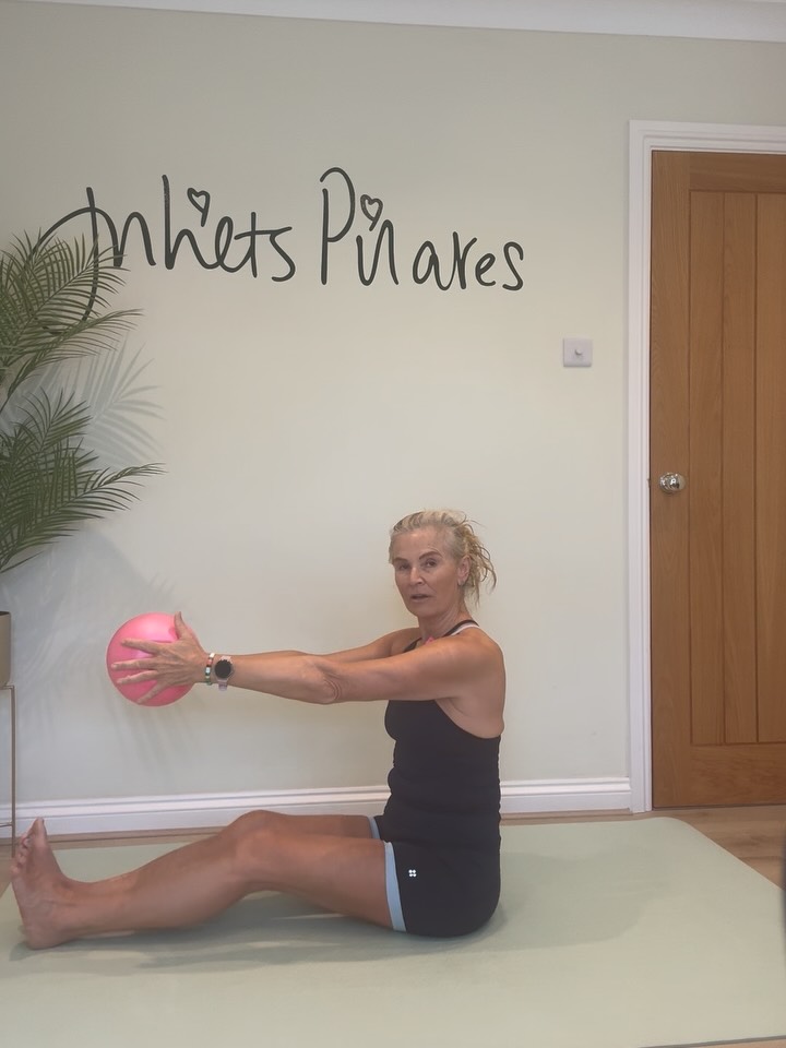 A little balance, a nod to control, a surprising amount of strength, lot of connection to centre and a return of the navy ?
Have a go. See how slowly you can go and throw in a pause where you can ?
1. Heel slides. Stay seated on, not behind sit bones, maintaining a long spine - this one is suprisingly tough! Can you move your feet in and out without collapsing your spine?
2. Hold the ball lightly to set up leg position and avoid a Riverdance kick to get you back up ?
3. Holding lightly on shins and adding arm raise to challenge balance
4. Add open leg Teaser hold. Watch to sit behind and not up on sit bones to have a little lumbar articulation and avoid collapsing into your hips
5. Open and close - can you hold the balance?
6. Navy optional.
Full class recorded and in members’ library. Come and join us online to see what else we get up to!
#rollingwithcontrol #balance #pilatesprinciples #itsnotaseasyasitlooks