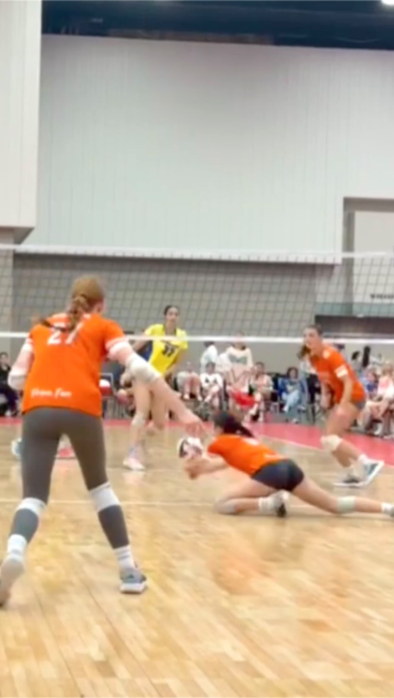 All hustle and heart from 14 adidas Orange ❤️?
#WEOFEO #usavgjnc #primevibes #14adidasO #primevolleyballclub