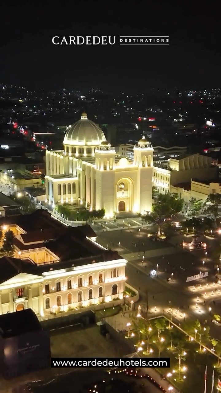Cada rincón del Centro Histórico guarda una historia. Ven a descubrirla y crea la tuya
Haz tu reserva al +503 7856 6504 o cardedeuhotels.com