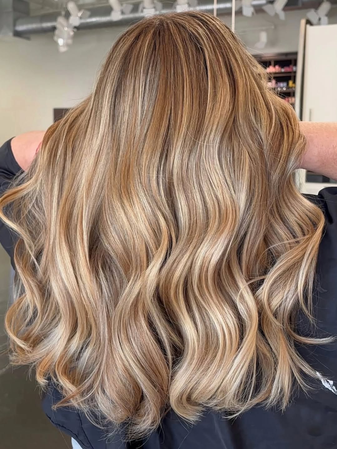 A blonde refresh that speaks for itself.
Created by Karina
Call to book your appointment
?410-558-0047
#wellaprofessionals #blondehair #highlights #dimensionalblonde #timoniummd