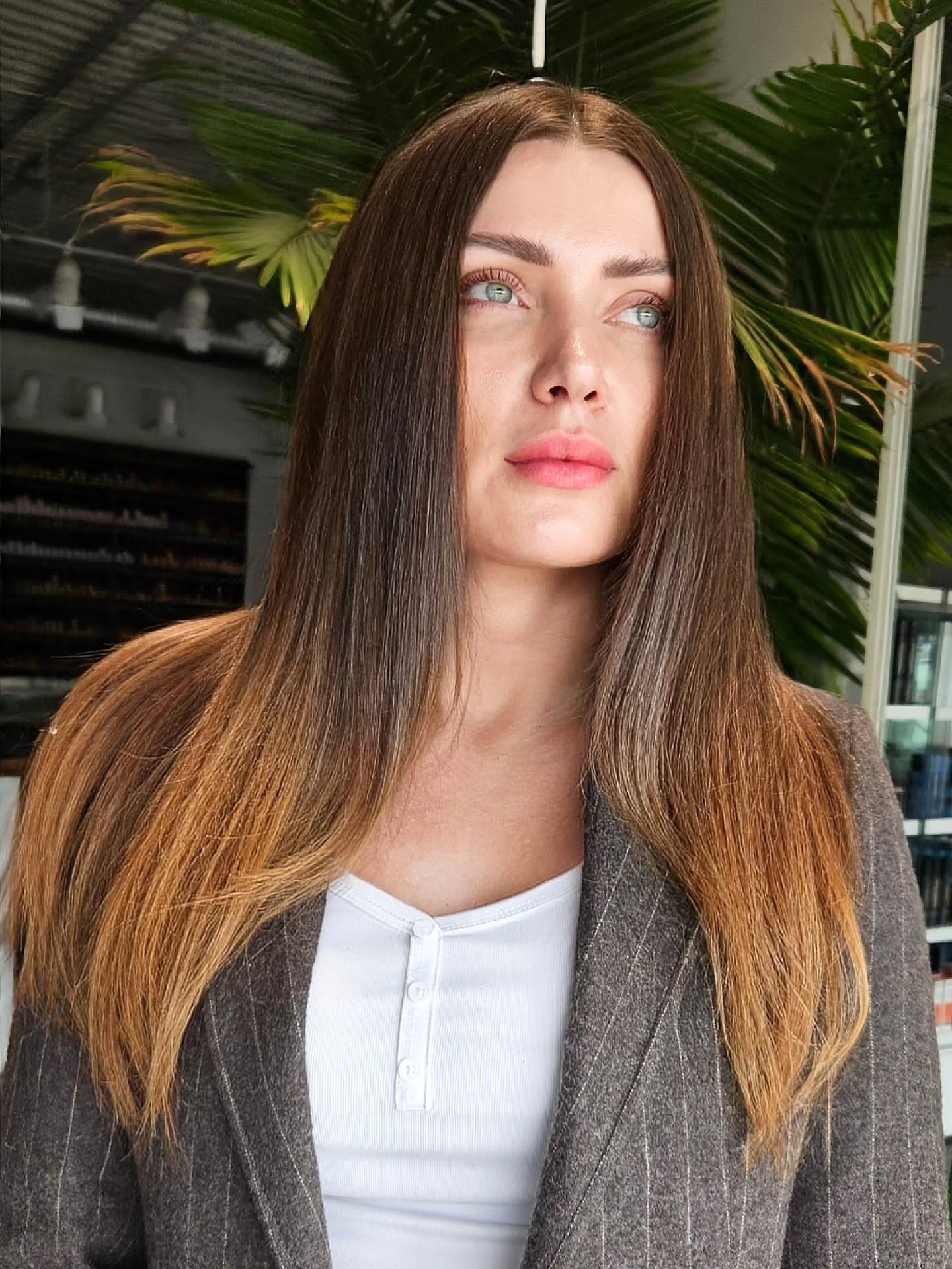 Seamless, natural, and effortlessly beautiful — your dream hair starts here.
✨ Thinking about a new look? We're here to help.
✔︎ Have questions about your hair?
✔︎ Not sure which service is right for you?
✔︎ Ready for your next transformation?
Our team is always happy to guide you and help you find the perfect solution for your hair goals.
Call to book your appointment
?410-558-0047
#MarylandStylist #WellaProfessionals #BlondeRefresh #BlondeSpecialist #DimensionalBlonde