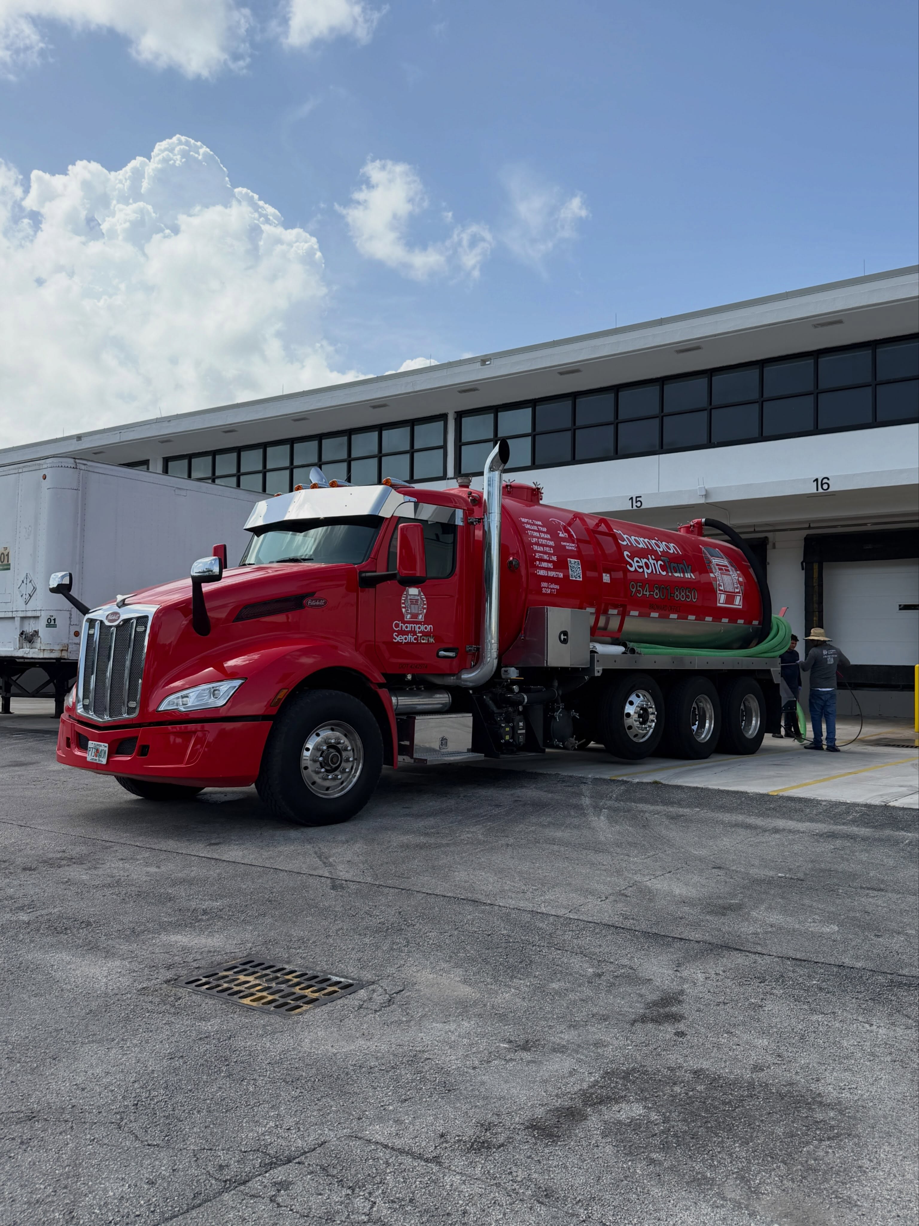? The Big Boy is ready for 40 storm drains in Doral! ??
Fully loaded, fully equipped, and ready to work. Let’s go, buddy! Champion Septic Tank getting it done! ⚡️? #workinprogress #trending #instadaily #new