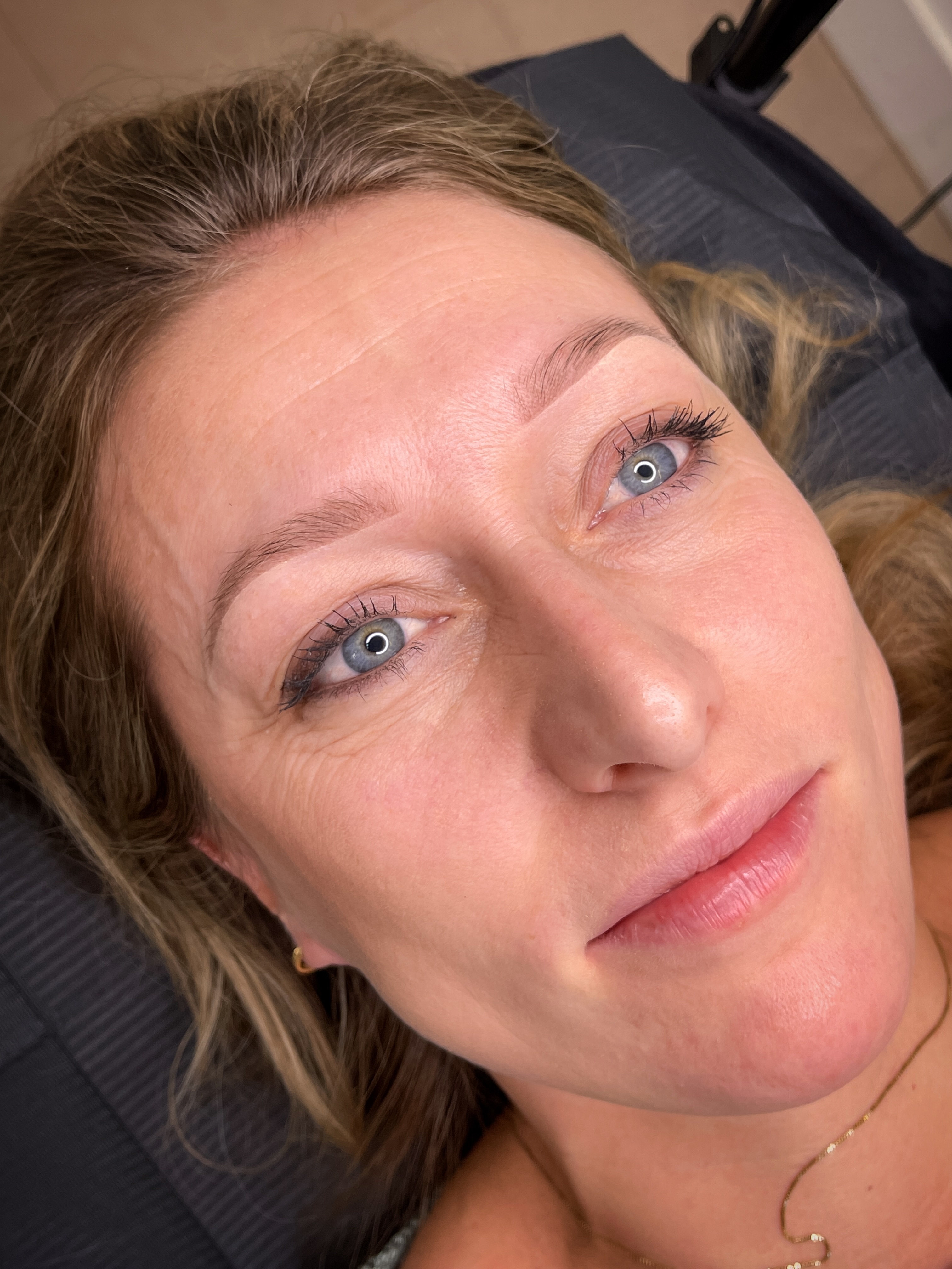 Soft, healed & natural. ?
Genezen Soft Powder Brows met minerale pigmenten van @etalonmix.nl
De PMU en haar eigen wenkbrauwen mooi samengebracht voor een zacht en natuurlijk resultaat.
? The Brow Boutique — Aalsmeer
Afspraken via thebrowboutique.nl