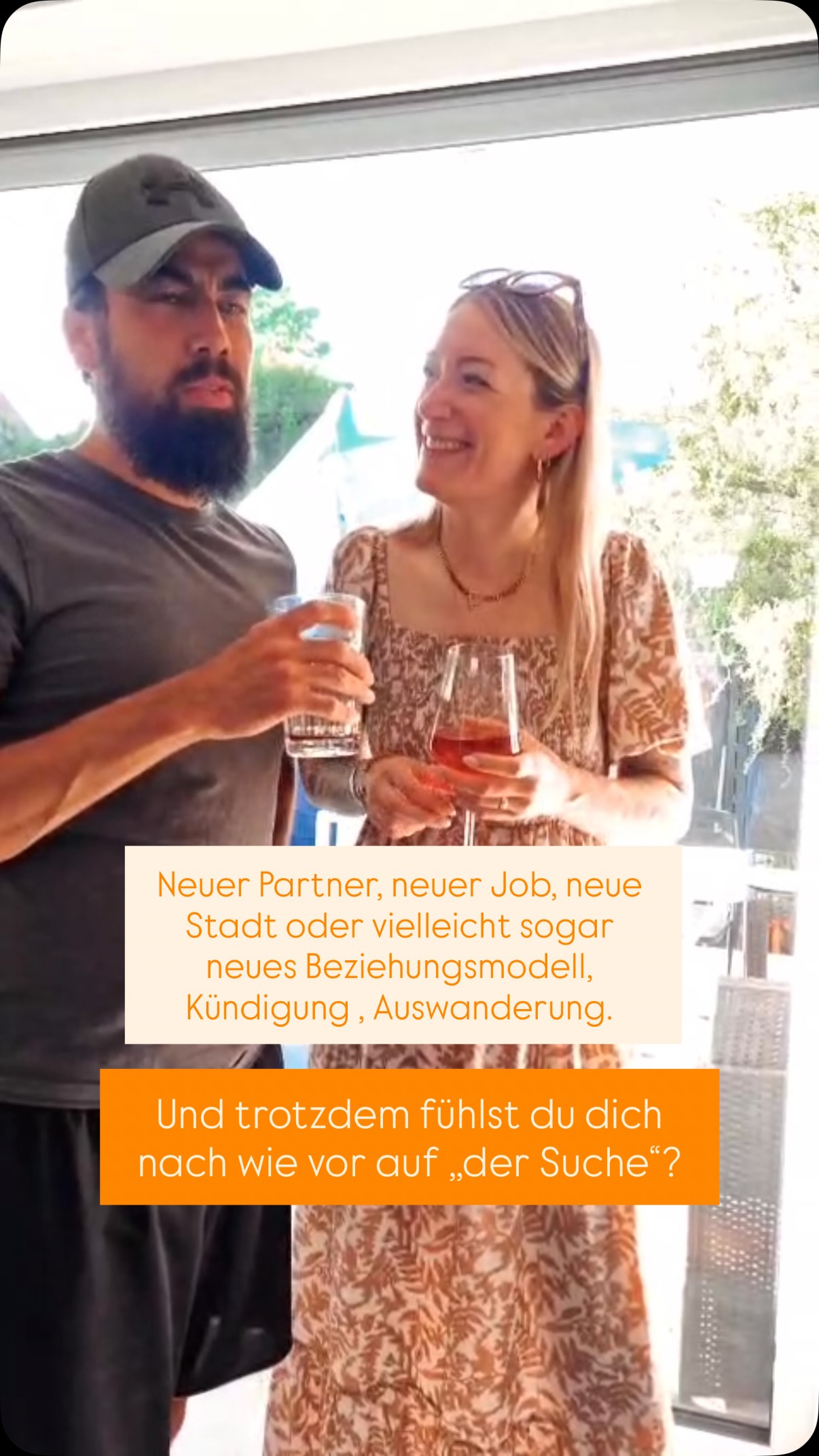 Du hast alles versucht was von außen aussah wie Veränderung. Neue Beziehung, neue Stelle, neue Adresse oder sogar nochmal intensiver: Trennung, Kündigung, Auswanderung.
Und trotzdem gibt irgendwann dieser Moment wo du merkst: „Es fühlt sich an wie vorher. Nur mit anderen Namen.“ Weil das was dich immer wieder in die gleiche Situation bringt nicht am Partner hängt und nicht am Job und auch nicht an der Stadt. Es hängt an dem Muster das du mitnimmst egal wohin du gehst.
Alles beginnt in dir ??
Wenn du das gerade erkannt hast folg mir, @ava_modesta. Hier wirken wir direkt an der Wurzel anstatt nur am Symptom.